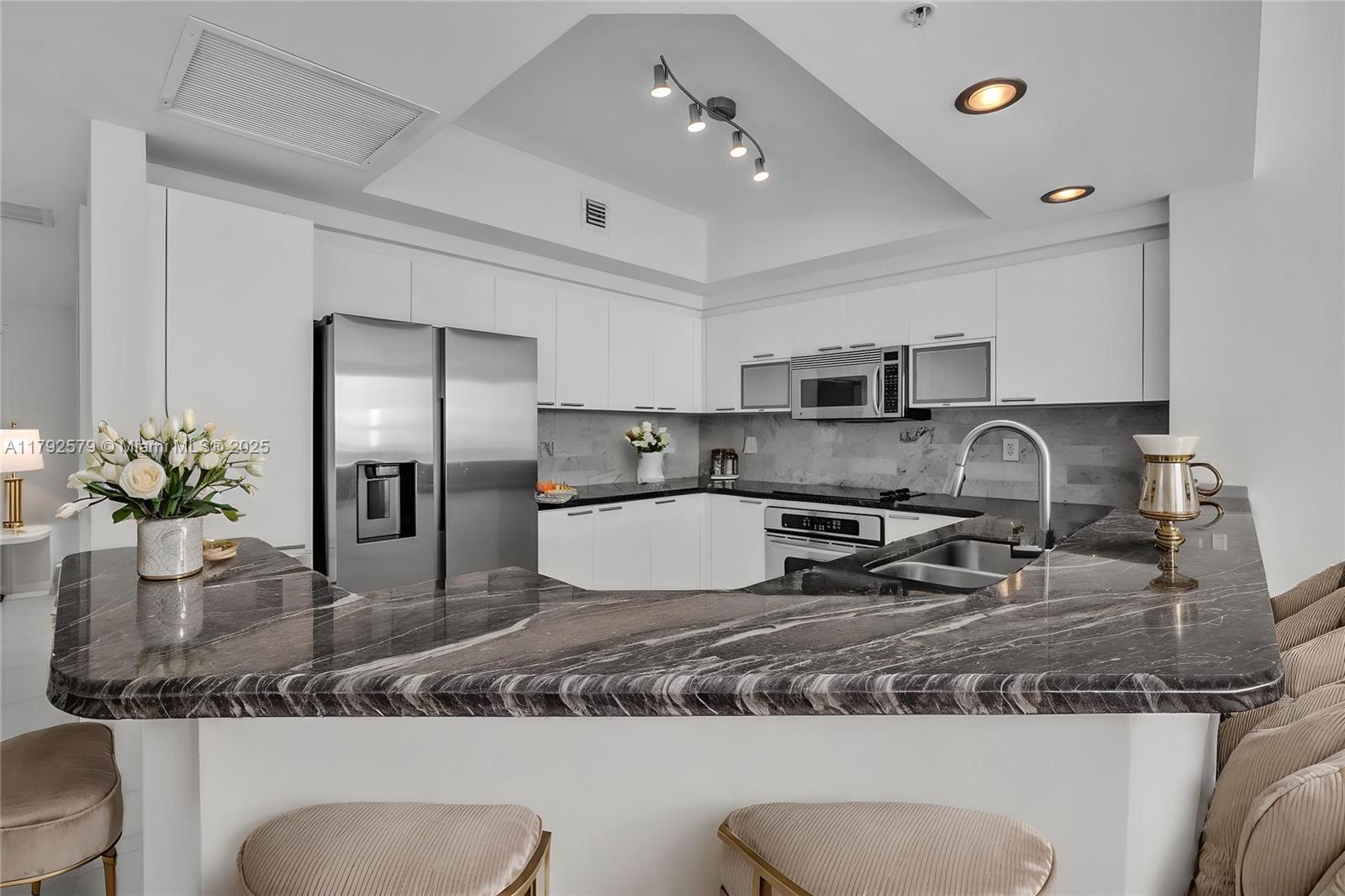 14951 Royal Oaks Ln (Renovated) 2105