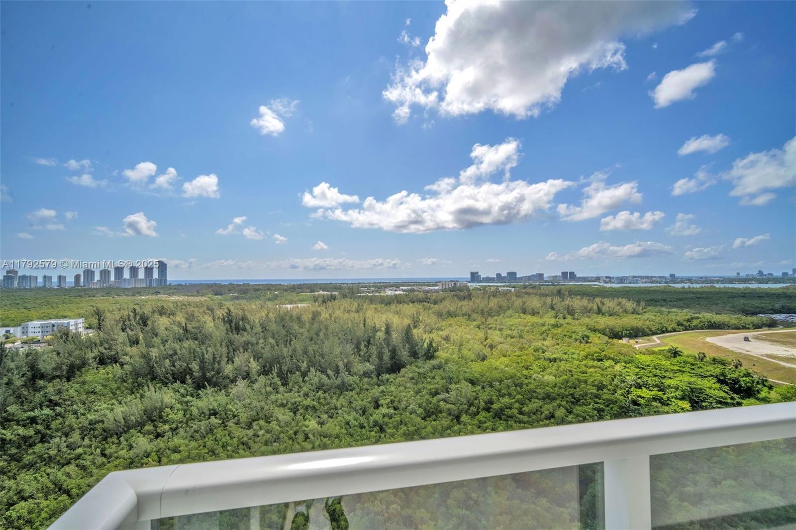 THE OAKS I CONDO - Residential