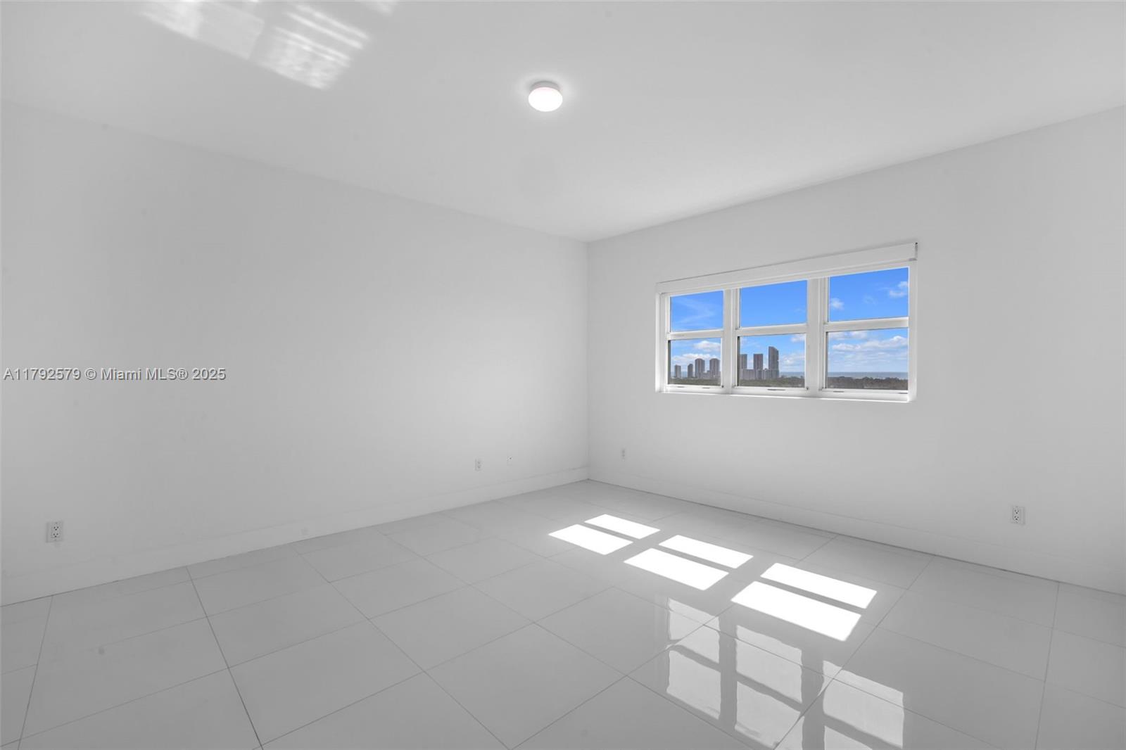 THE OAKS I CONDO - Residential