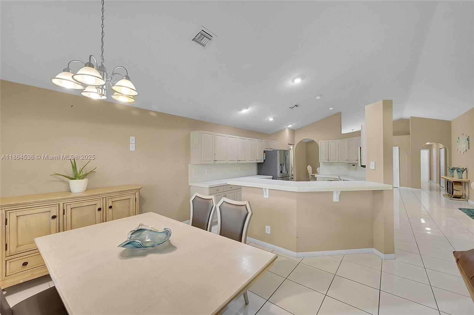 LEXINGTON LAKES - Residential