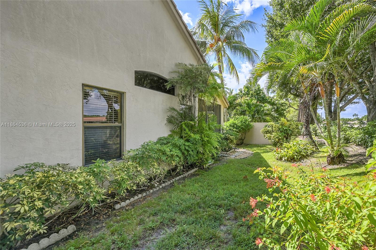LEXINGTON LAKES - Residential
