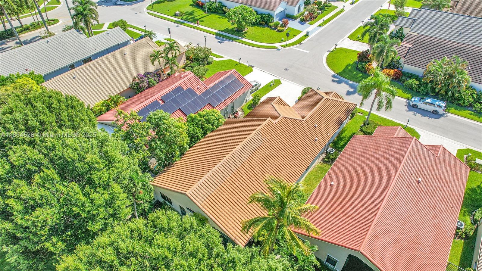 LEXINGTON LAKES - Residential
