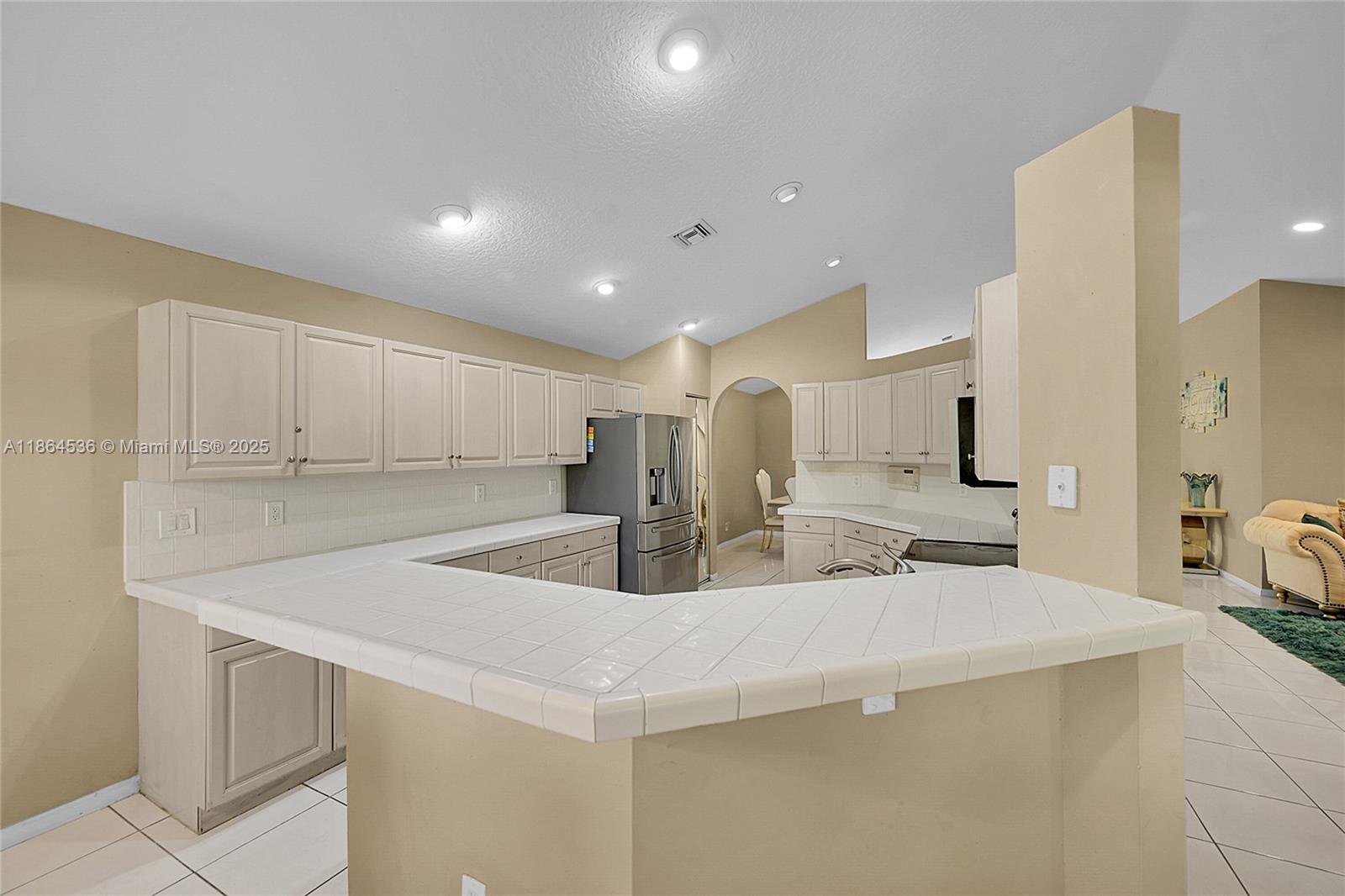 LEXINGTON LAKES - Residential