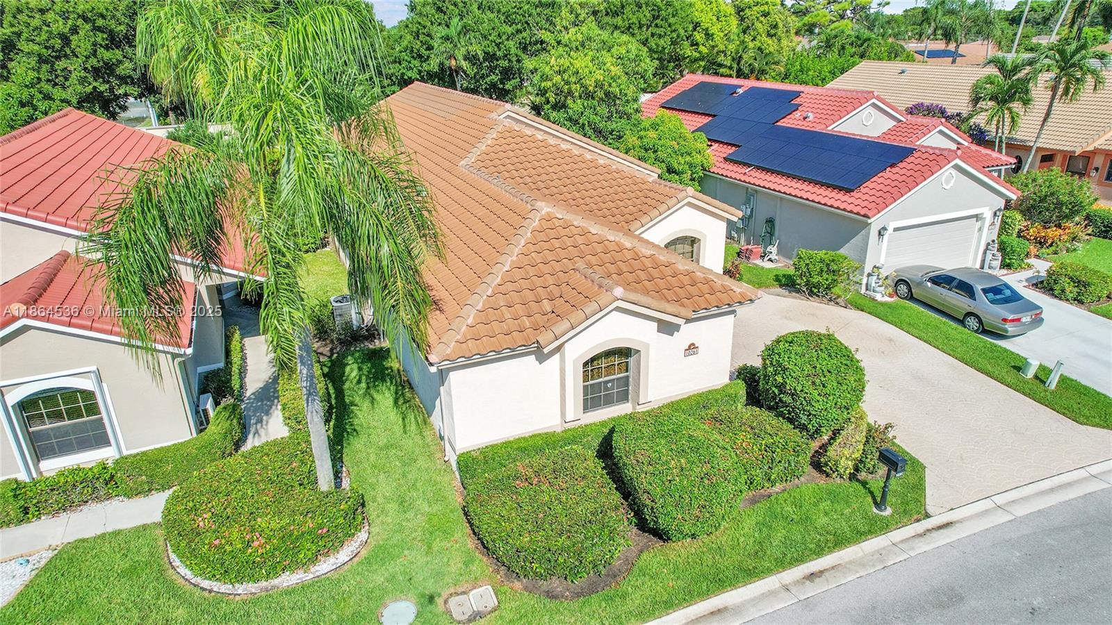 LEXINGTON LAKES - Residential