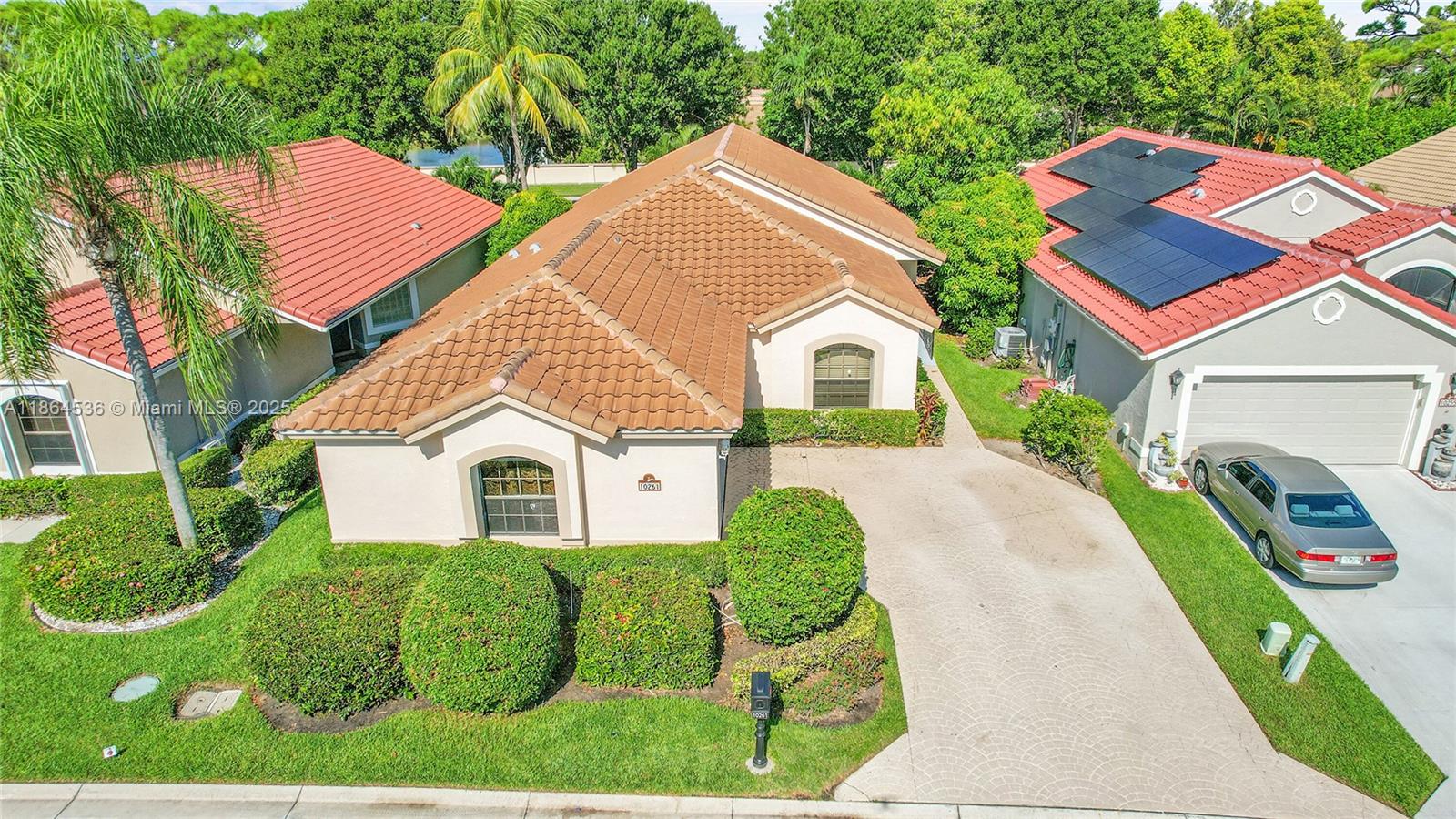 LEXINGTON LAKES - Residential