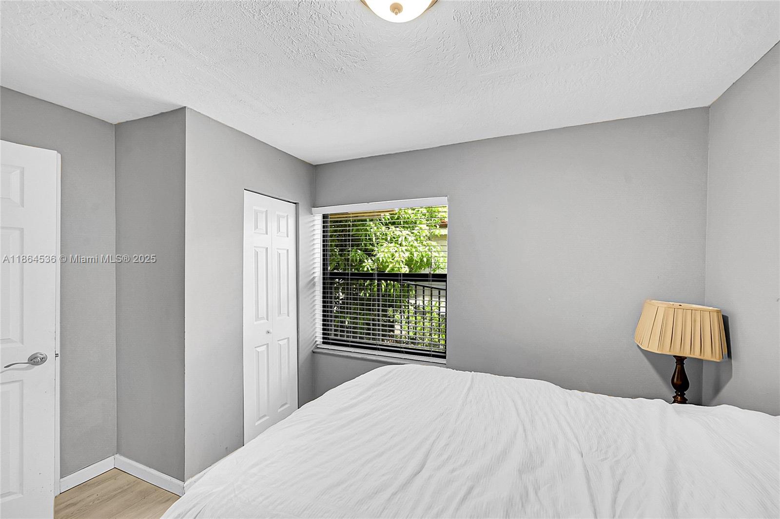 LEXINGTON LAKES - Residential