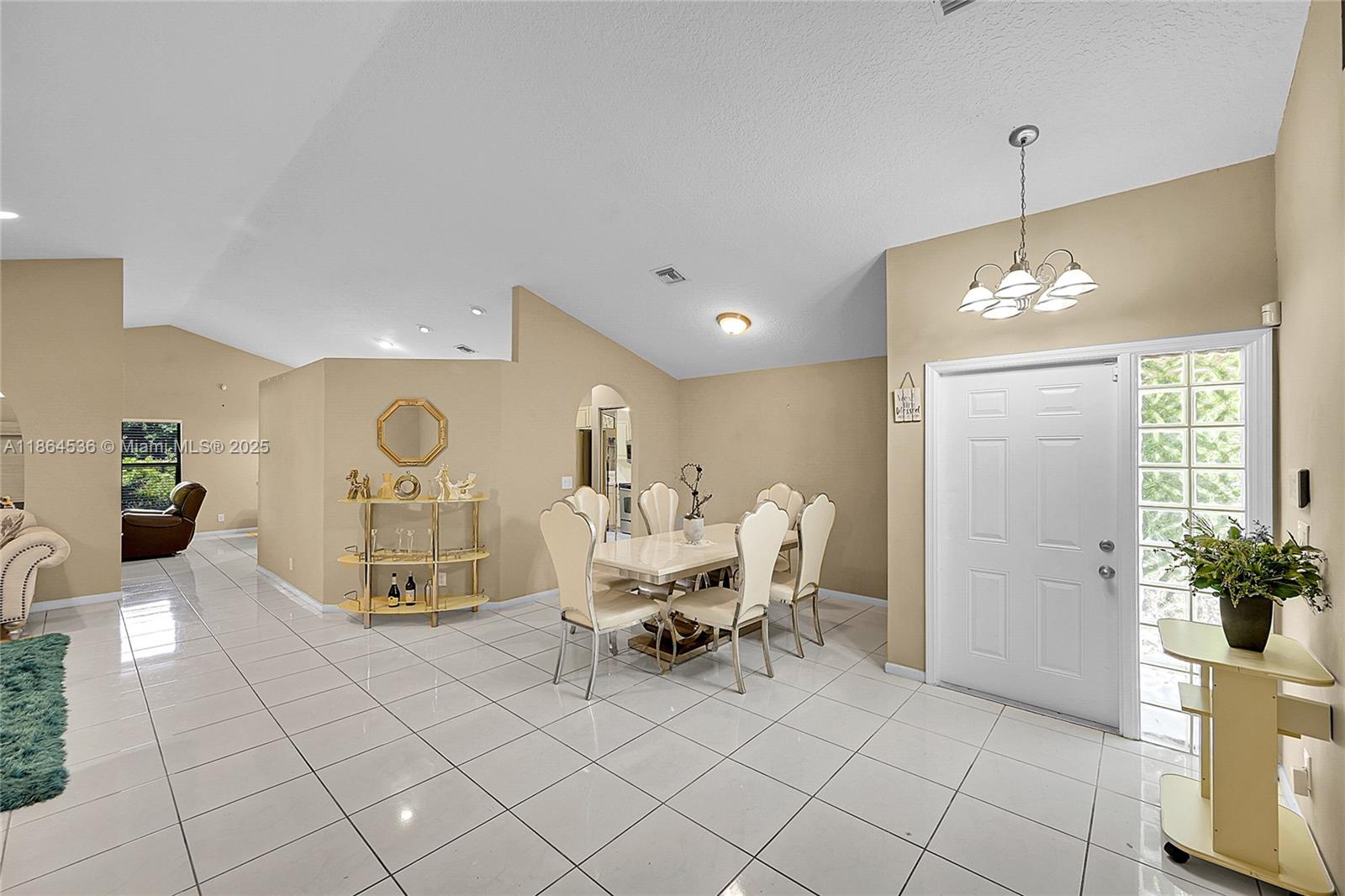 LEXINGTON LAKES - Residential