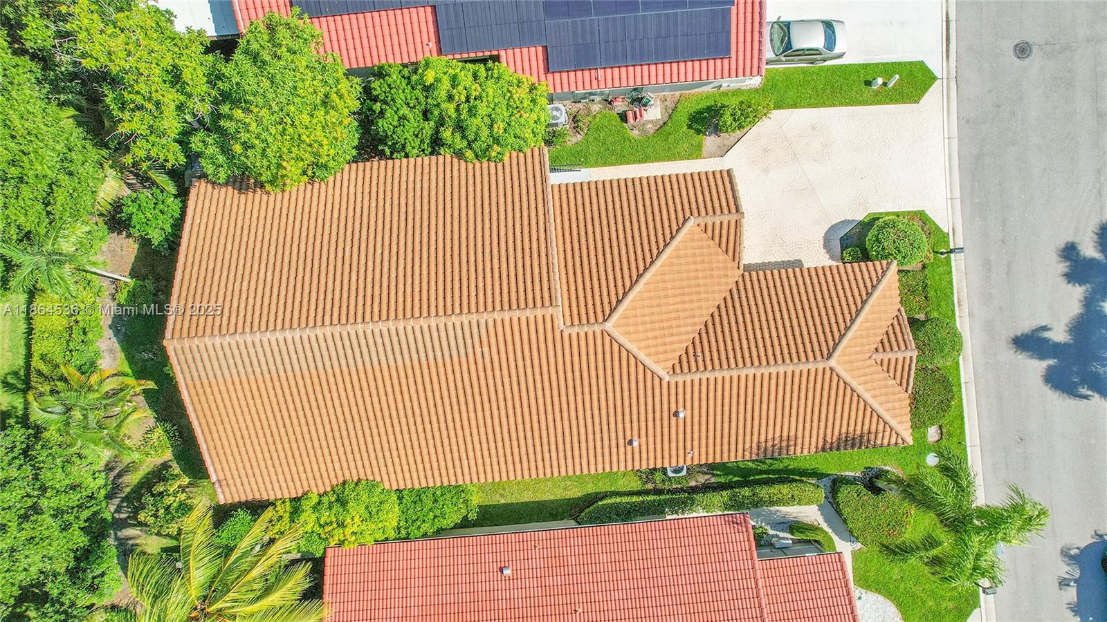 LEXINGTON LAKES - Residential