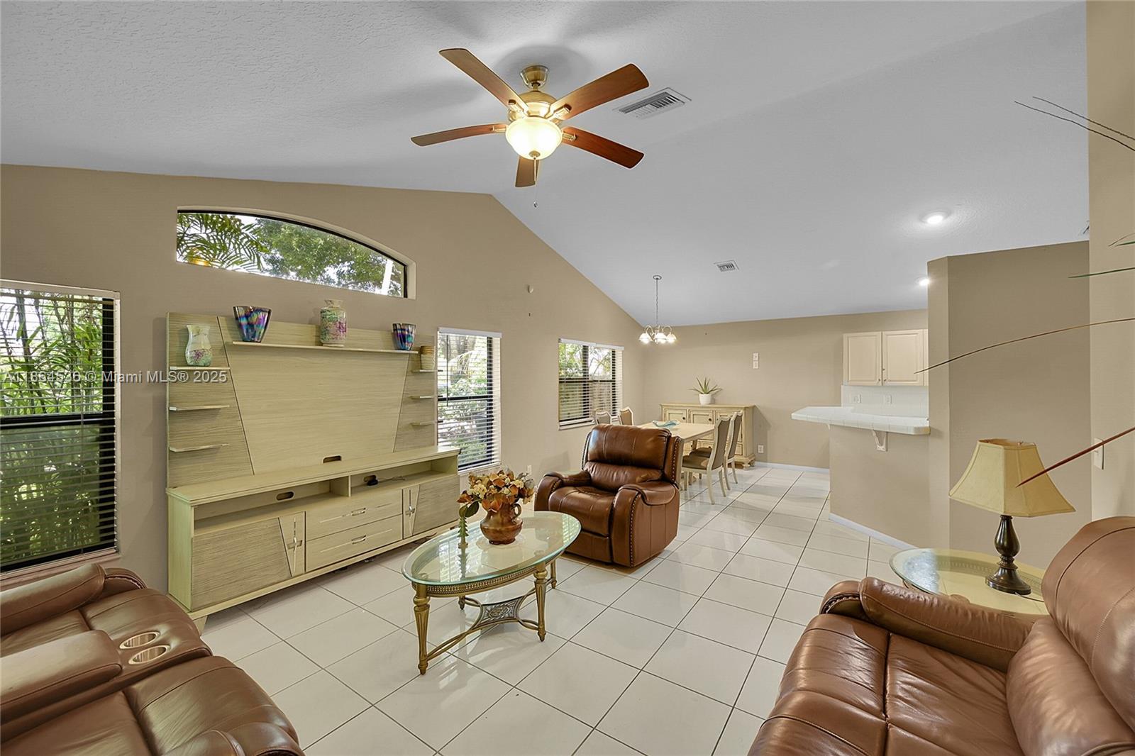 LEXINGTON LAKES - Residential