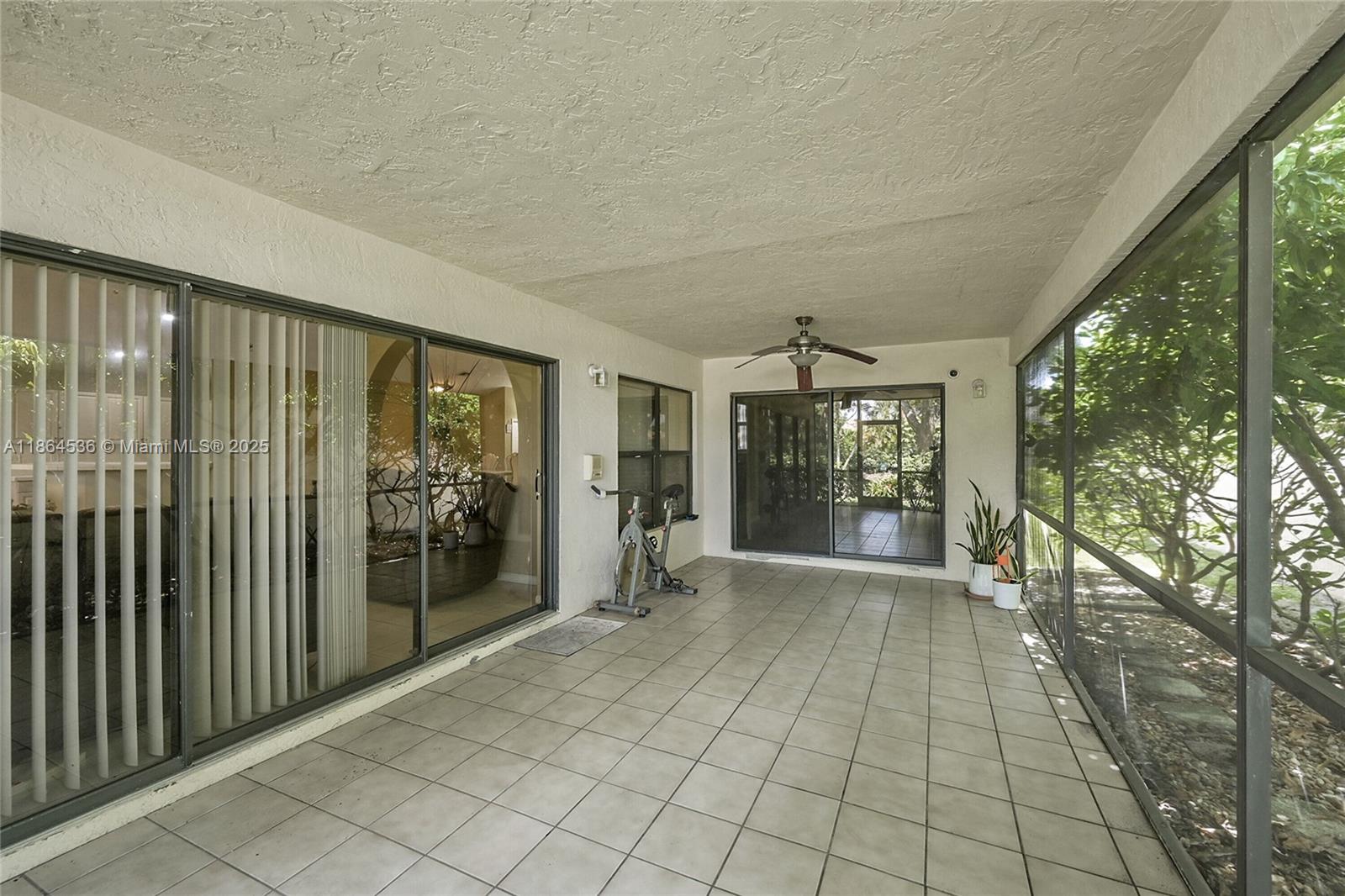 LEXINGTON LAKES - Residential