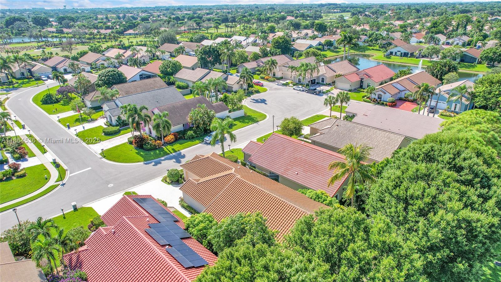 LEXINGTON LAKES - Residential