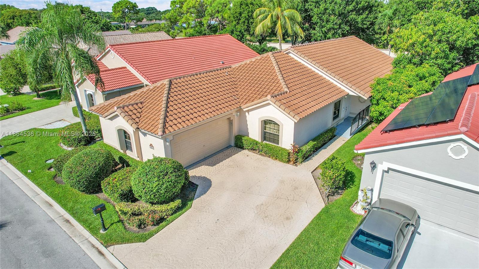 LEXINGTON LAKES - Residential