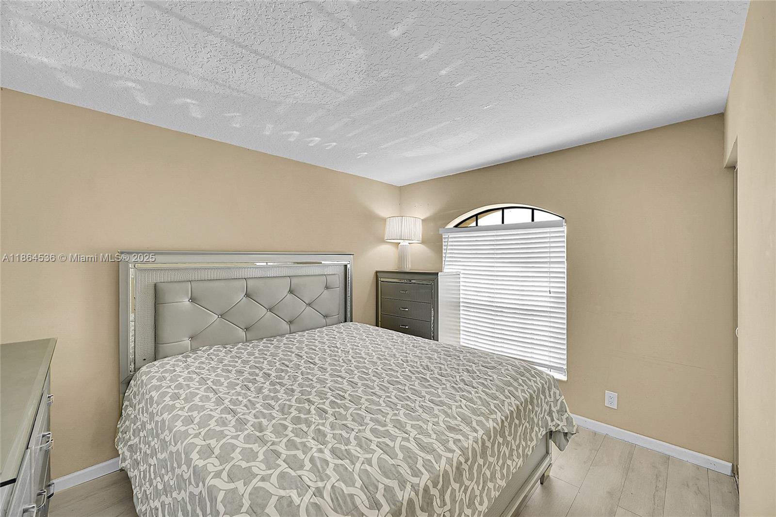 LEXINGTON LAKES - Residential