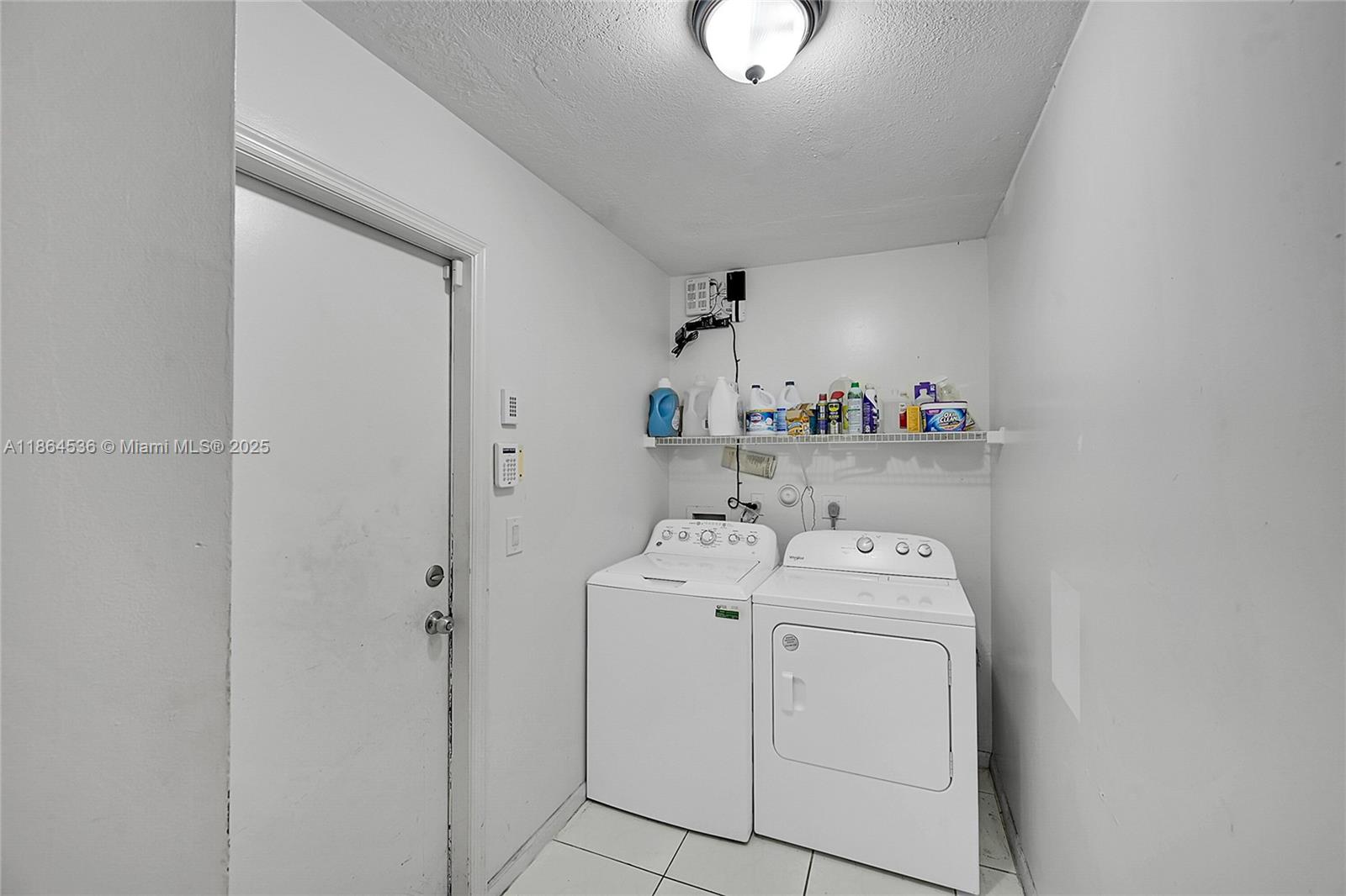 LEXINGTON LAKES - Residential