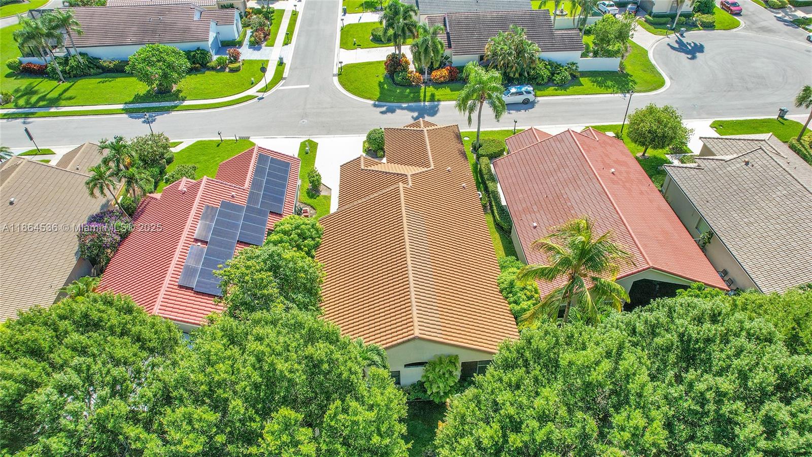 LEXINGTON LAKES - Residential