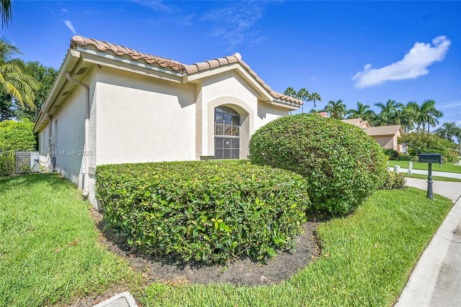 LEXINGTON LAKES - Residential