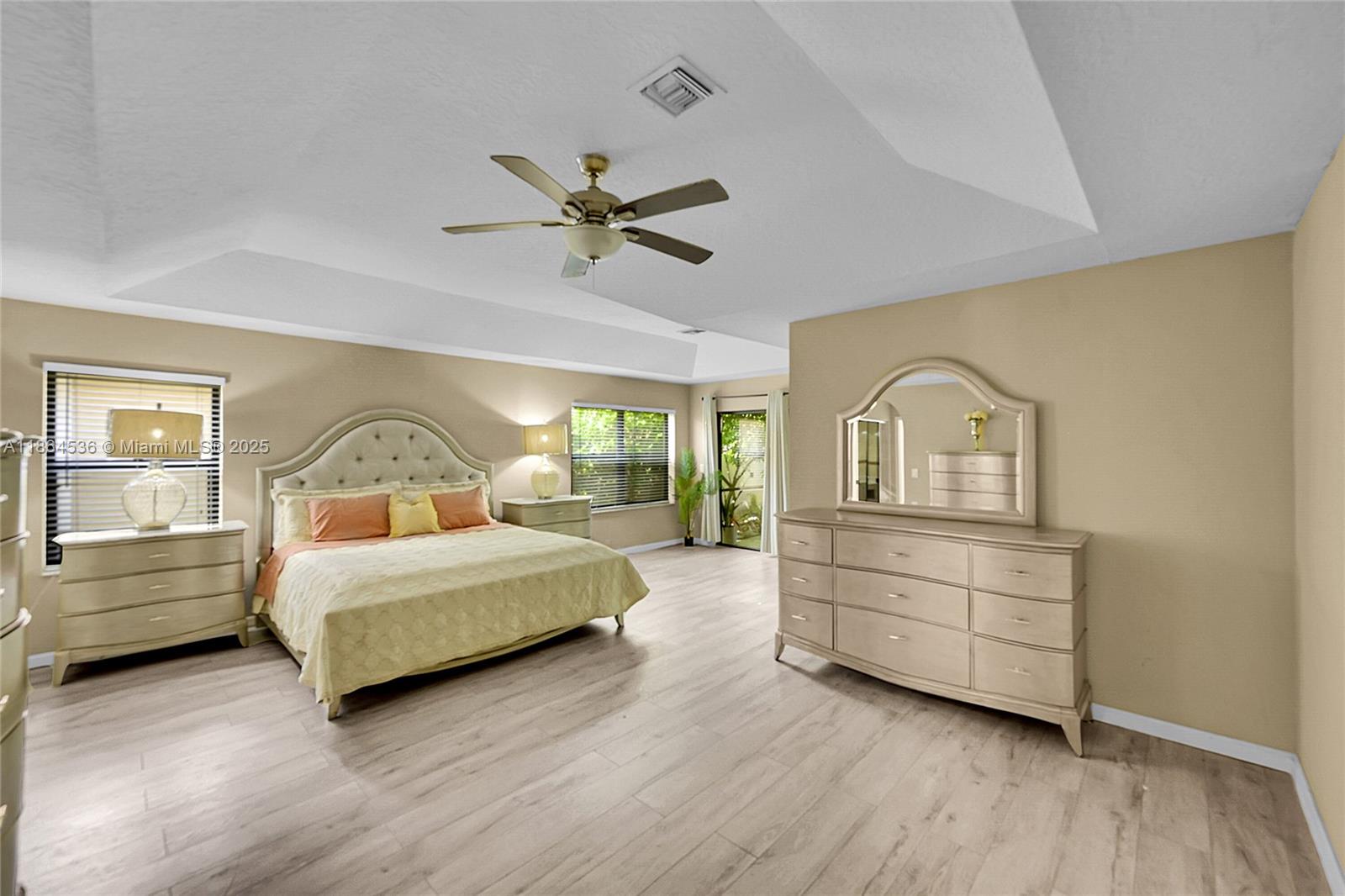 LEXINGTON LAKES - Residential