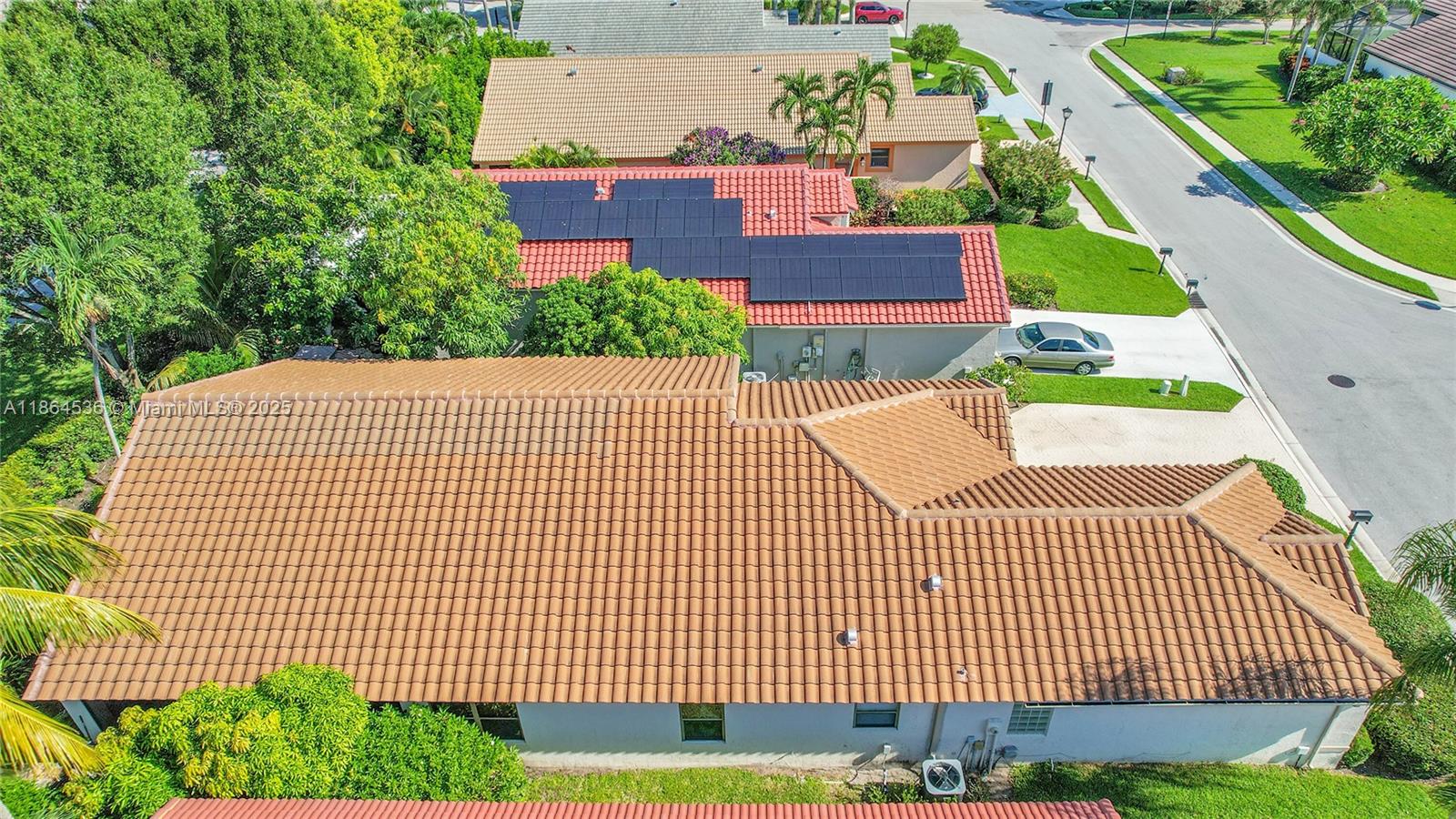LEXINGTON LAKES - Residential