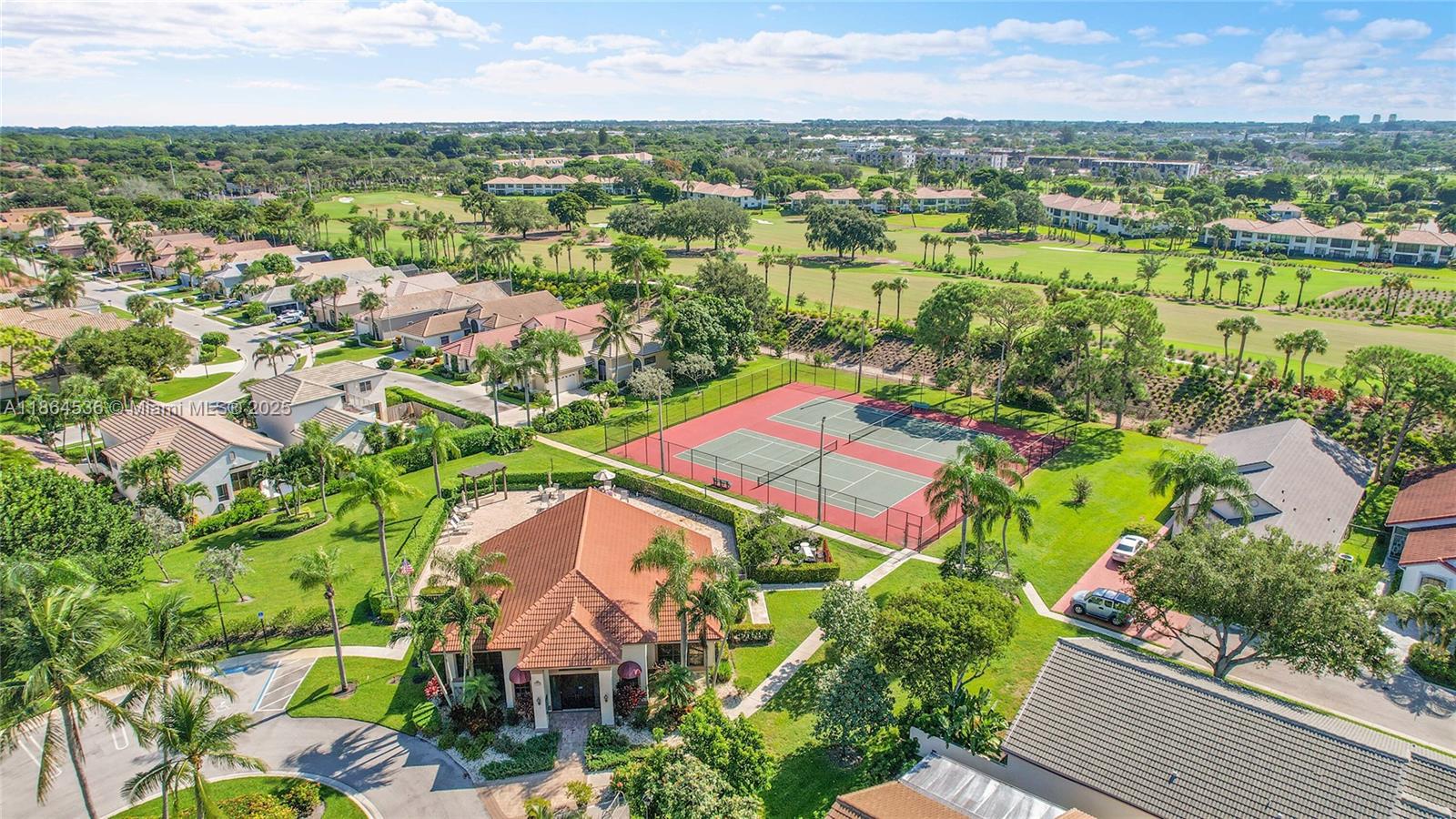 LEXINGTON LAKES - Residential