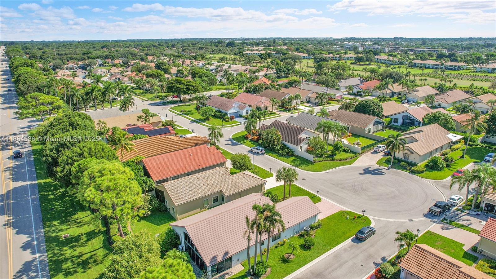 LEXINGTON LAKES - Residential