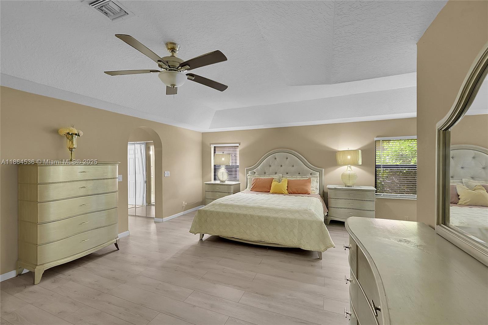 LEXINGTON LAKES - Residential