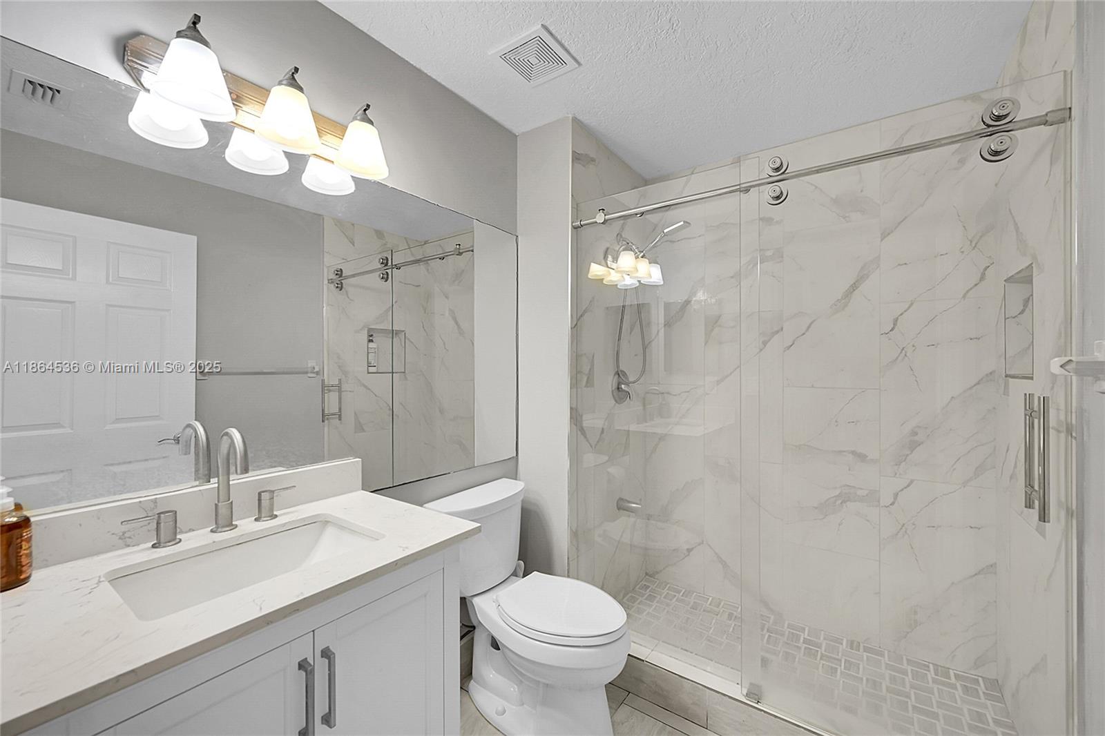 LEXINGTON LAKES - Residential