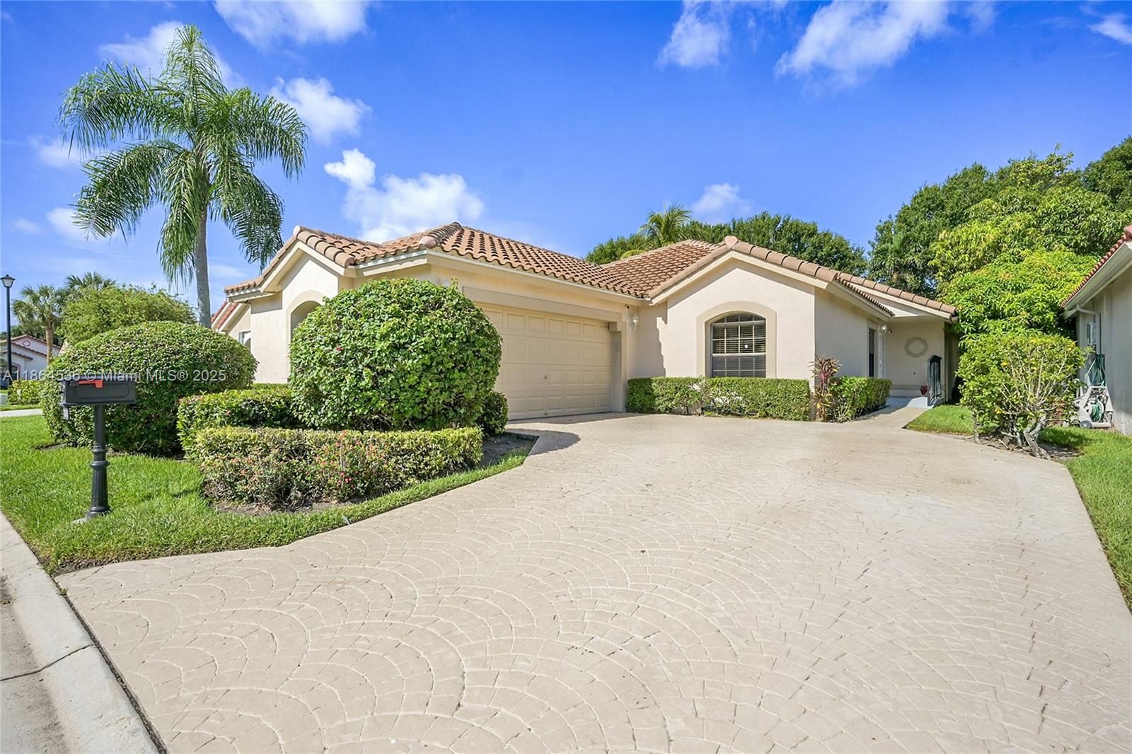 LEXINGTON LAKES - Residential