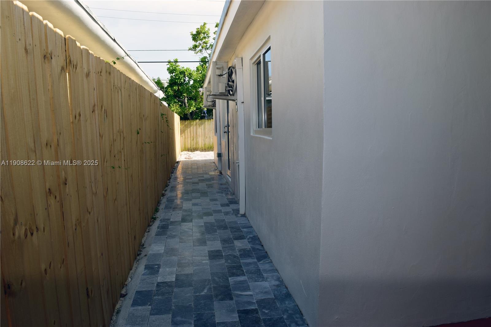 ATLANTIC SHORES DIXIE HIG - Residential Lease