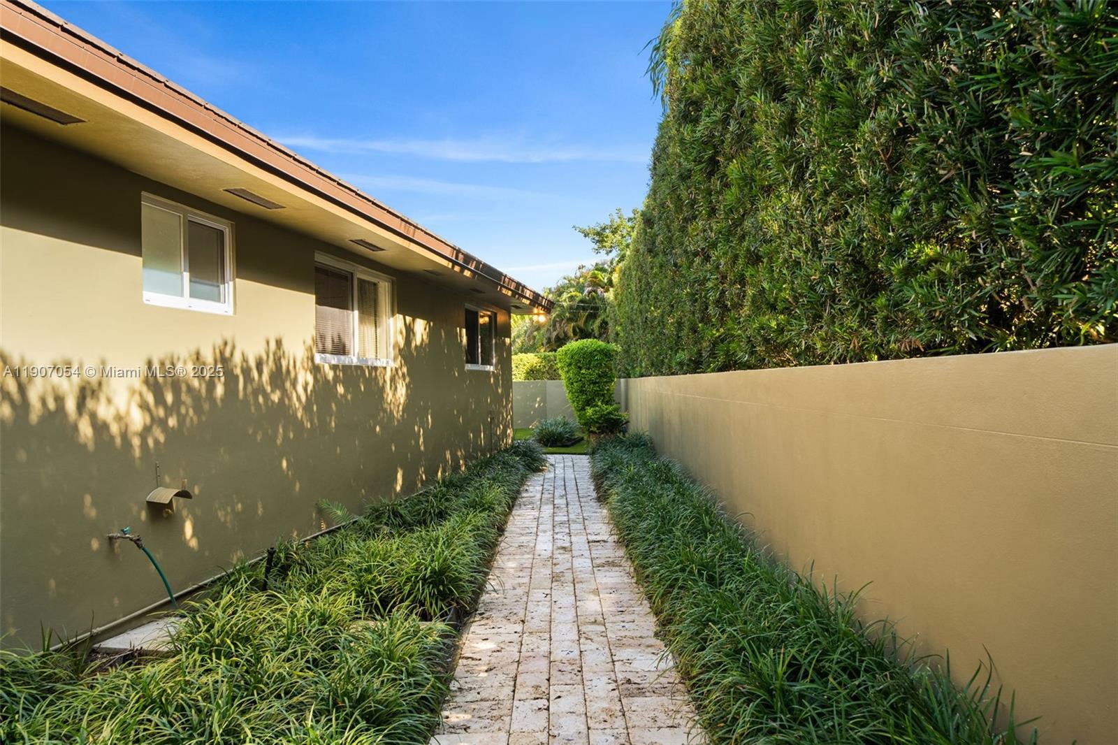 MIAMI SHORES SEC 8 REV - Residential Lease