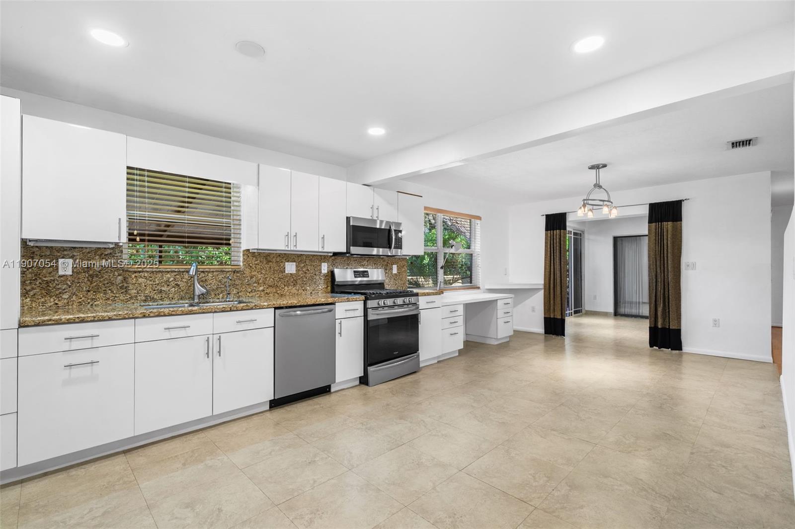 MIAMI SHORES SEC 8 REV - Residential Lease