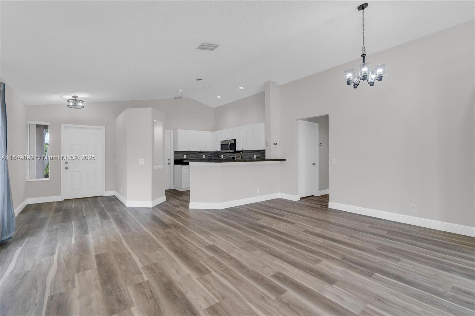 1592 S Salerno Cir