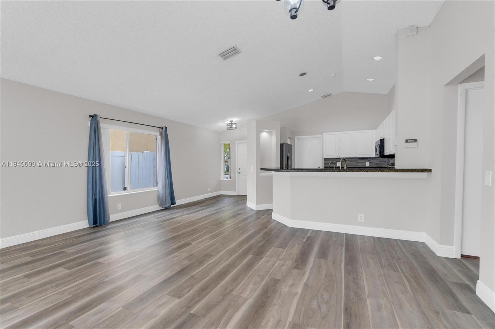 1592 S Salerno Cir