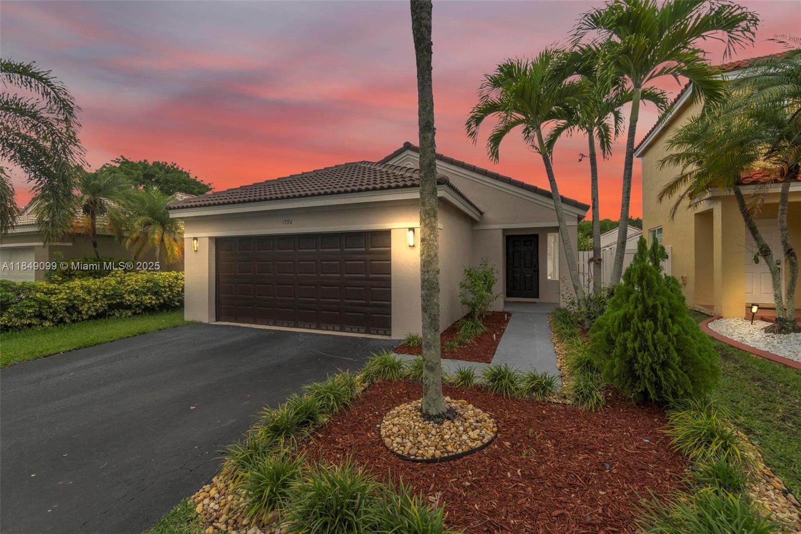 1592 S Salerno Cir