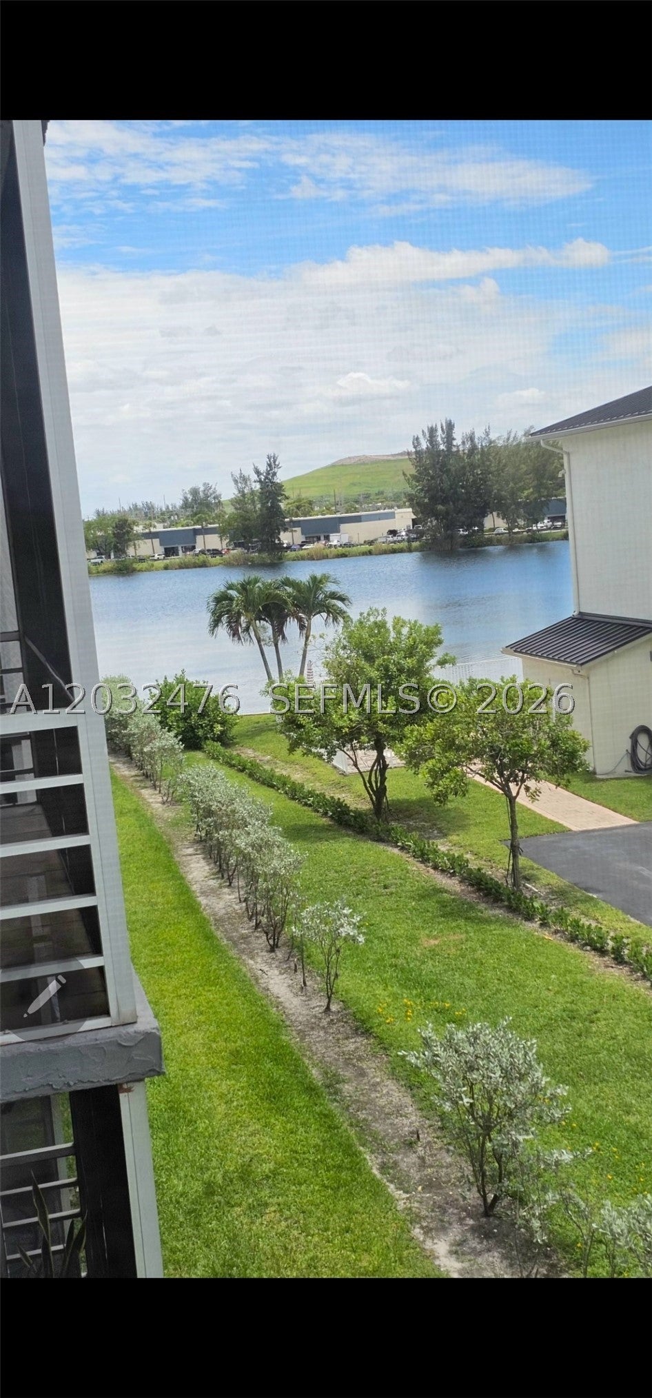 4311 Crystal Lake Dr
