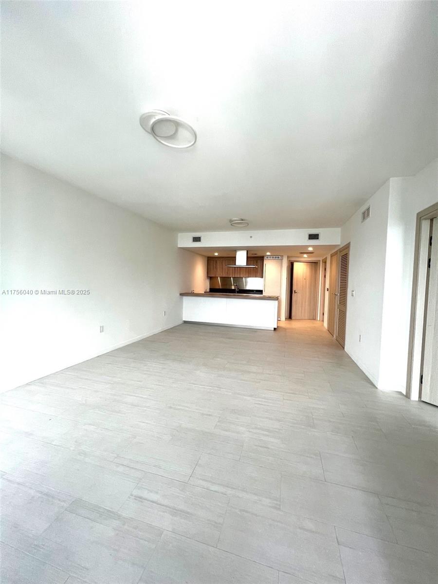 1000 Brickell Plz 3211, Miami, Broward County, Florida - 1 Bedrooms  
2 Bathrooms - 