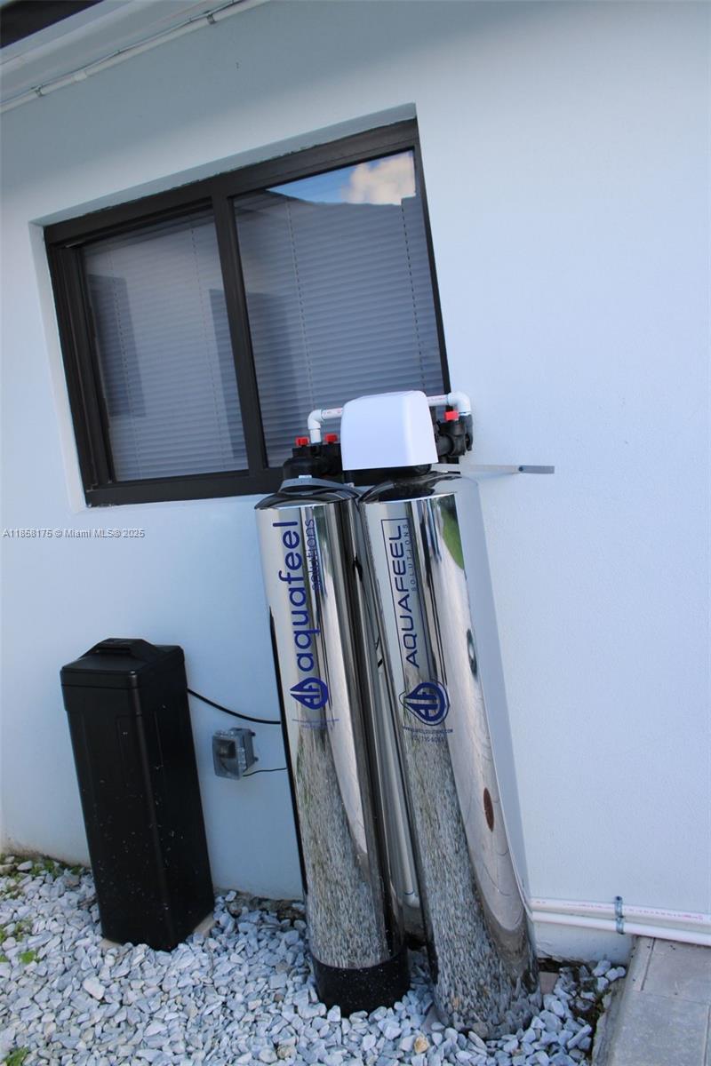 REPLAT OF PORTIONS OF RIC - Residential Lease