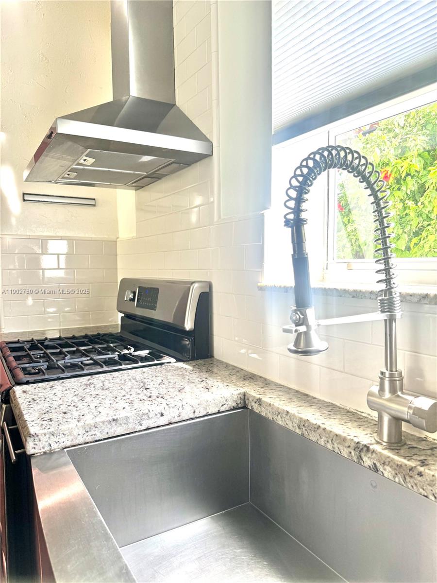 DURNIERS SUB - Residential Lease