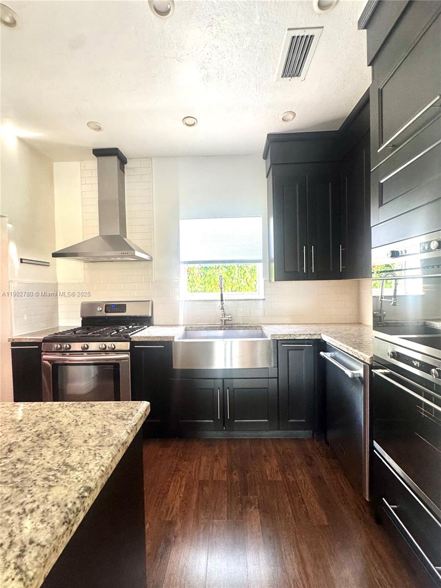 DURNIERS SUB - Residential Lease