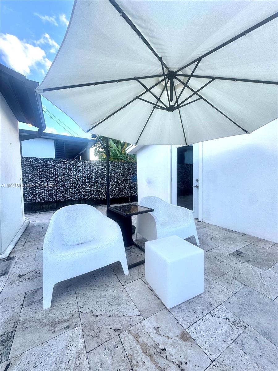 DURNIERS SUB - Residential Lease