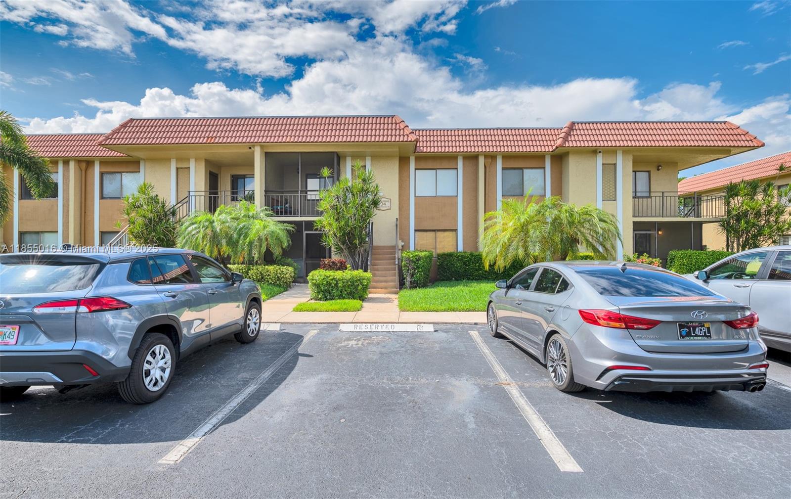 305 Lakeview Dr 104