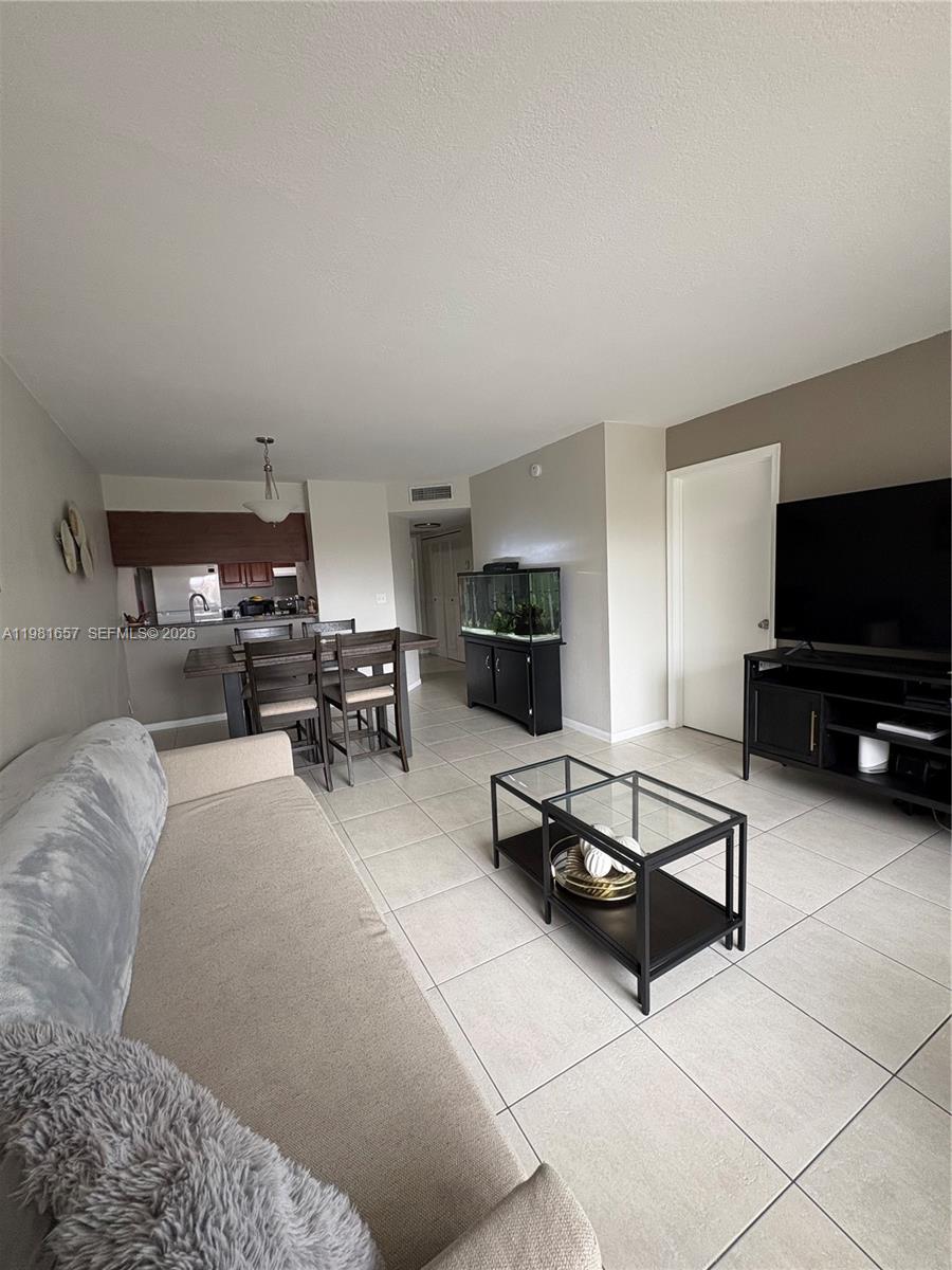 LAKEWOOD VILLAGE - Residential Lease