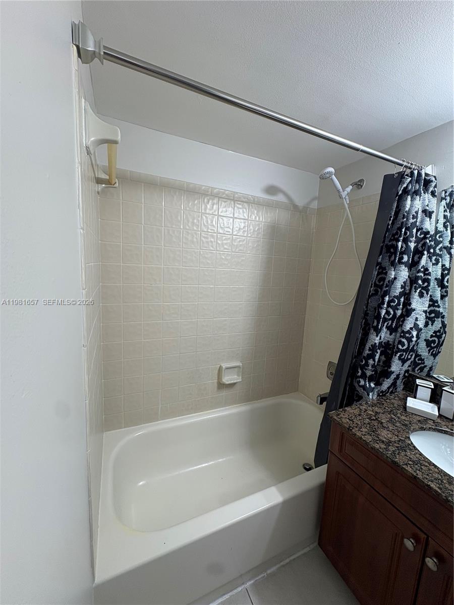 LAKEWOOD VILLAGE - Residential Lease