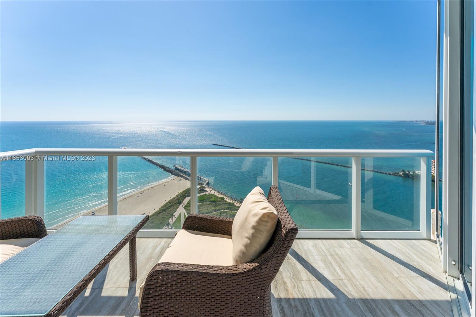 CONTINUUM ON SOUTH BEACH - Residential