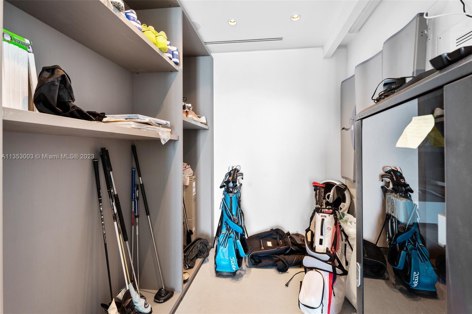 CONTINUUM ON SOUTH BEACH - Residential