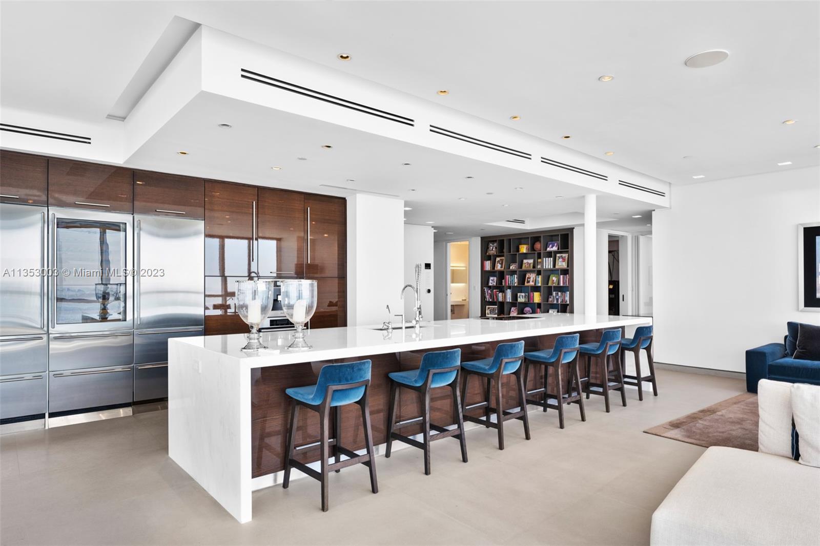 CONTINUUM ON SOUTH BEACH - Residential