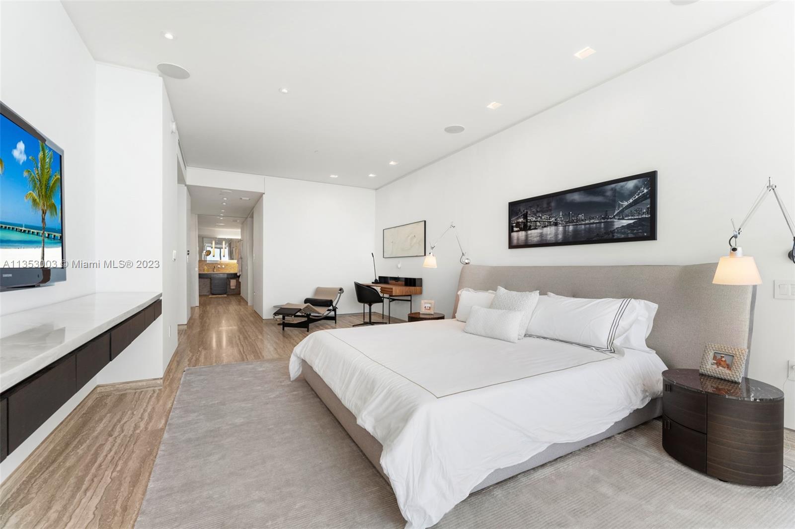 CONTINUUM ON SOUTH BEACH - Residential