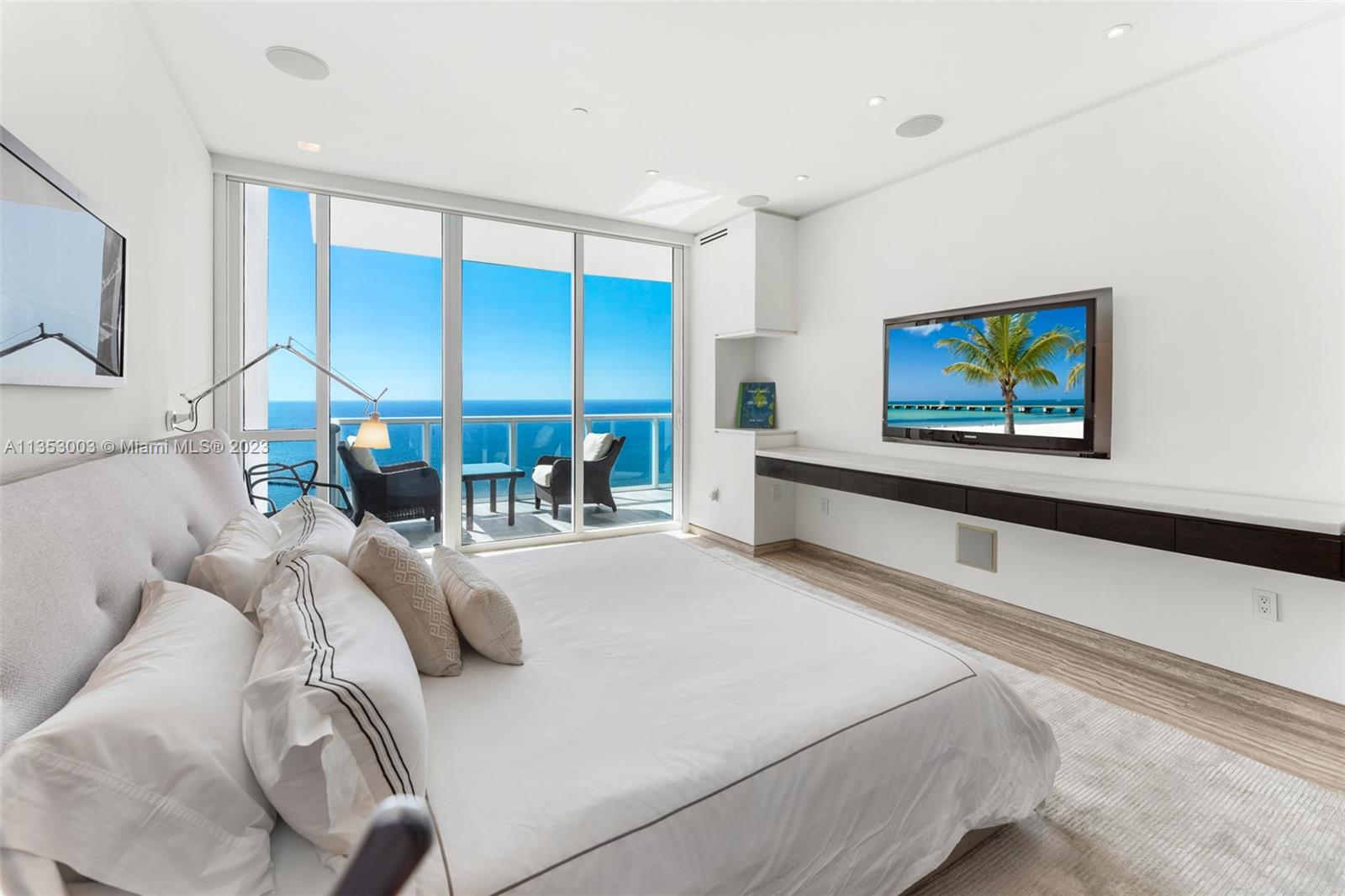CONTINUUM ON SOUTH BEACH - Residential