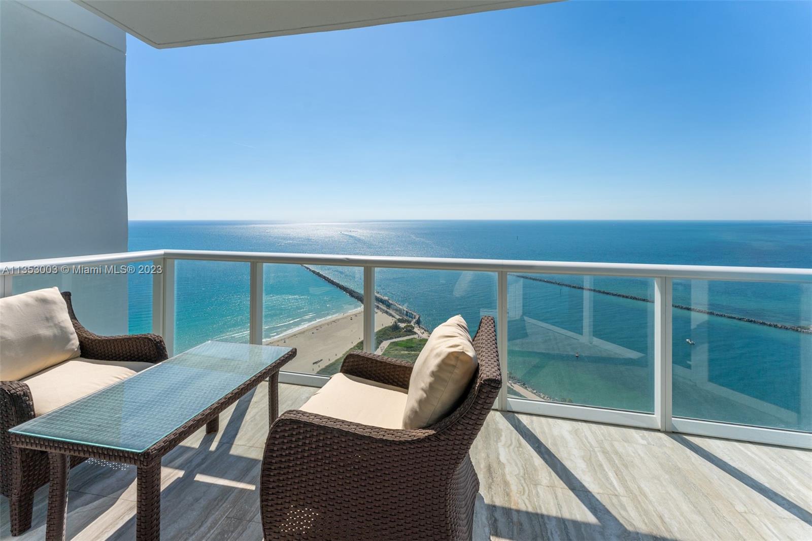 CONTINUUM ON SOUTH BEACH - Residential