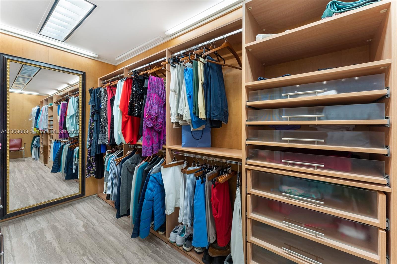 CONTINUUM ON SOUTH BEACH - Residential