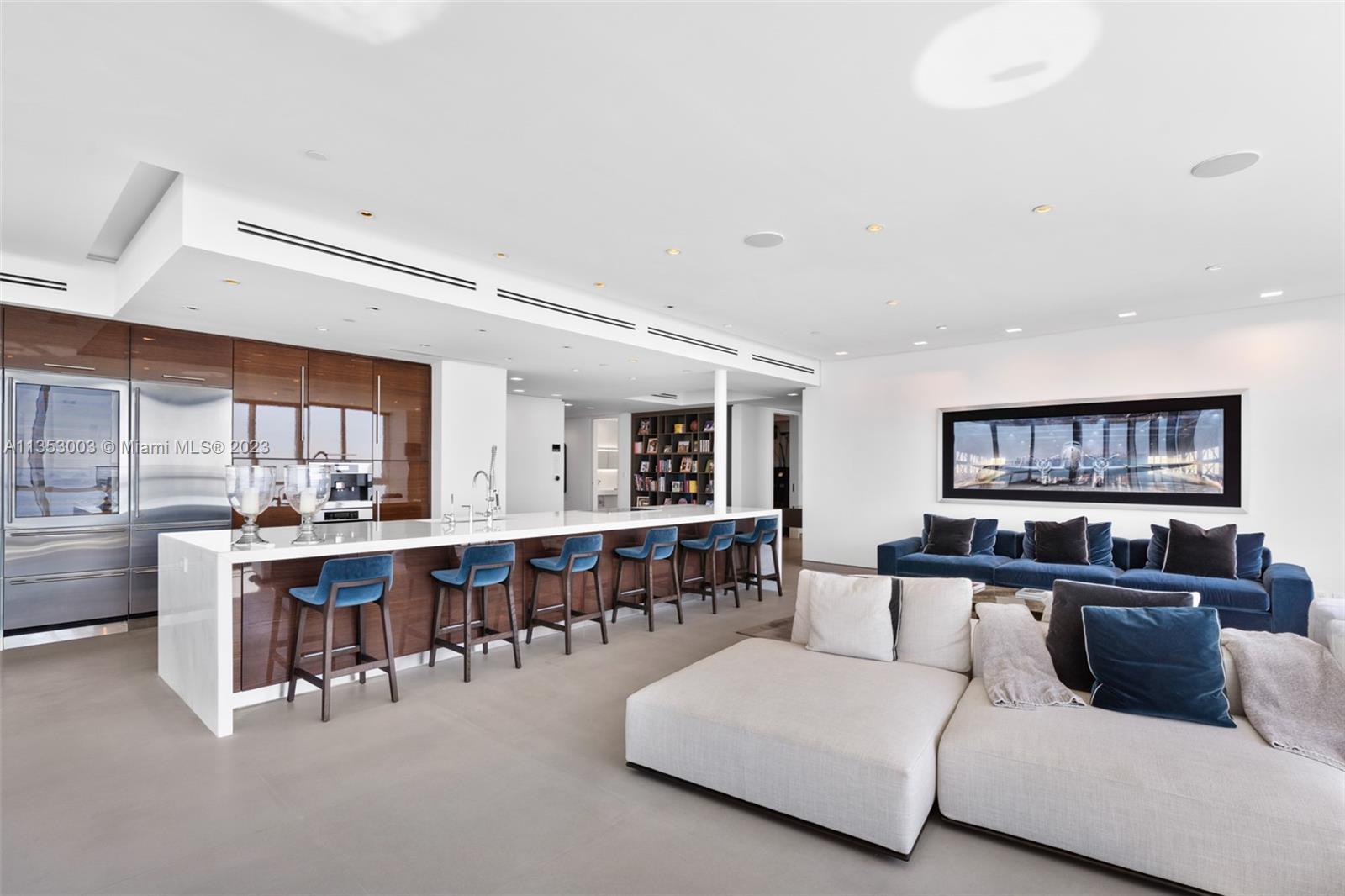 CONTINUUM ON SOUTH BEACH - Residential